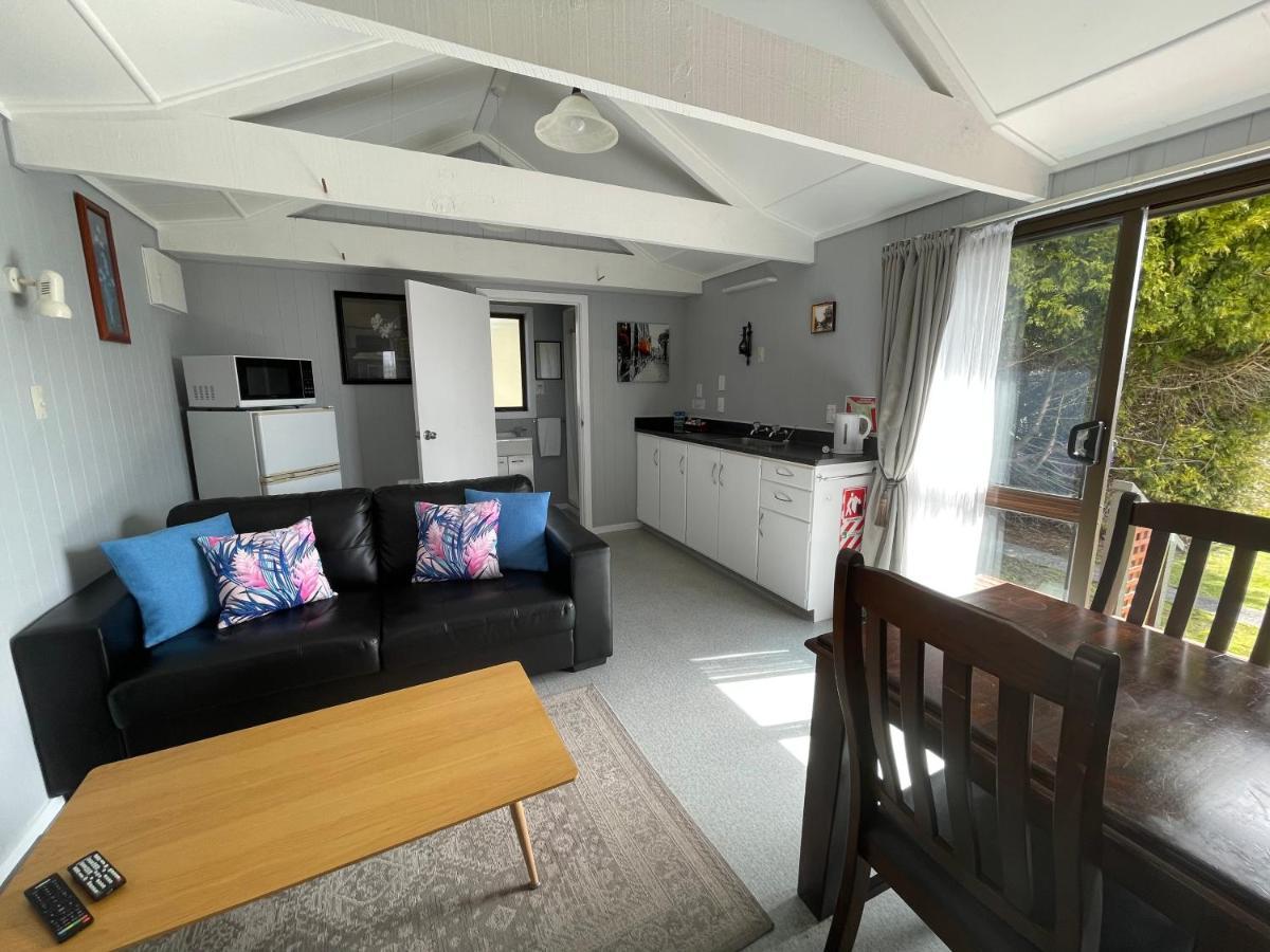 Motutere Bay Top 10 Holiday Park Turangi Exterior foto