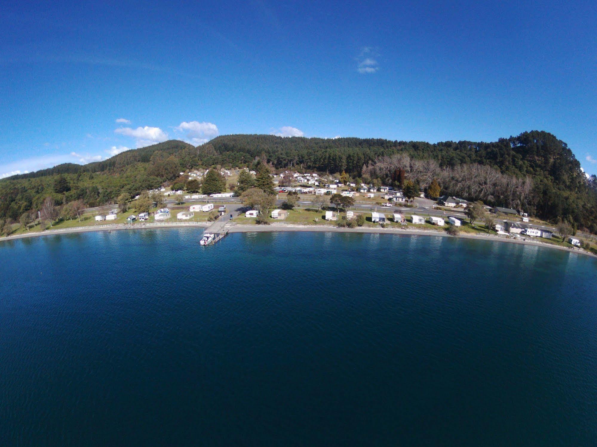 Motutere Bay Top 10 Holiday Park Turangi Exterior foto